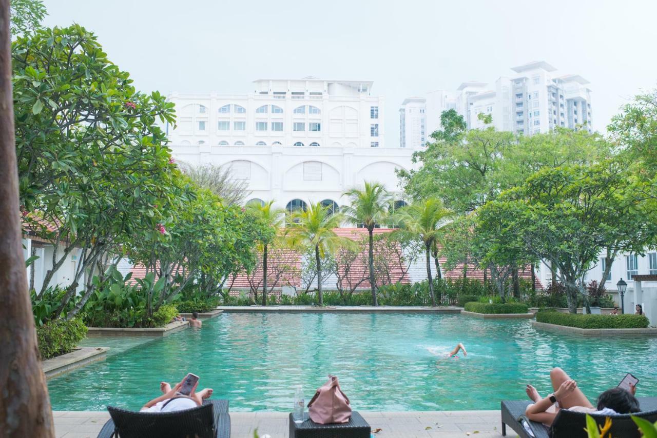 The Suites At Waterside Straits Quay By Plush Bagan Jermal Εξωτερικό φωτογραφία