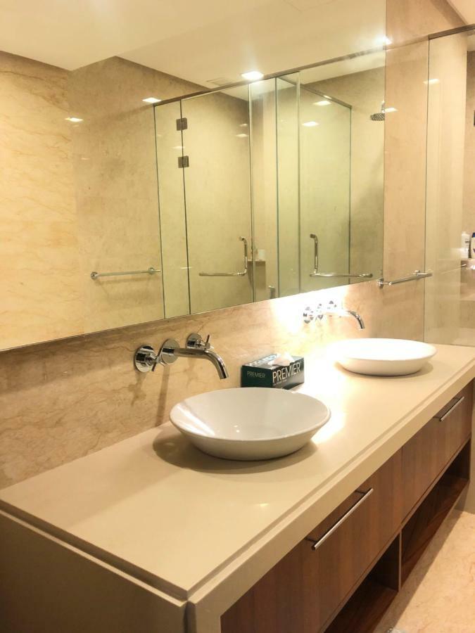 The Suites At Waterside Straits Quay By Plush Bagan Jermal Δωμάτιο φωτογραφία