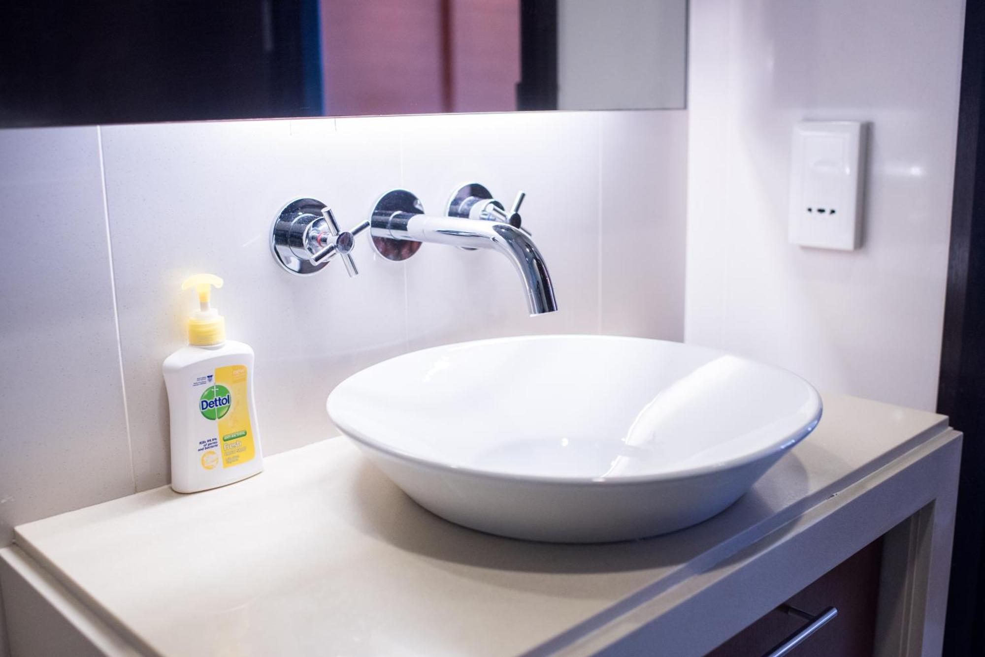 The Suites At Waterside Straits Quay By Plush Bagan Jermal Εξωτερικό φωτογραφία