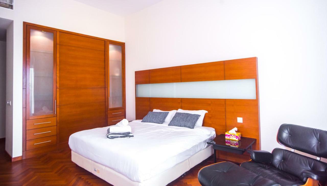 The Suites At Waterside Straits Quay By Plush Bagan Jermal Εξωτερικό φωτογραφία